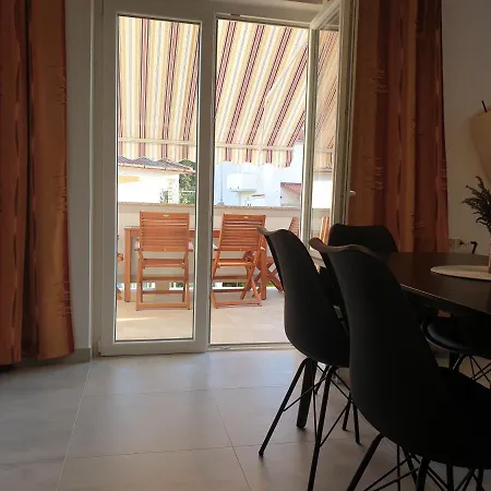 Ribaric Apartment *
